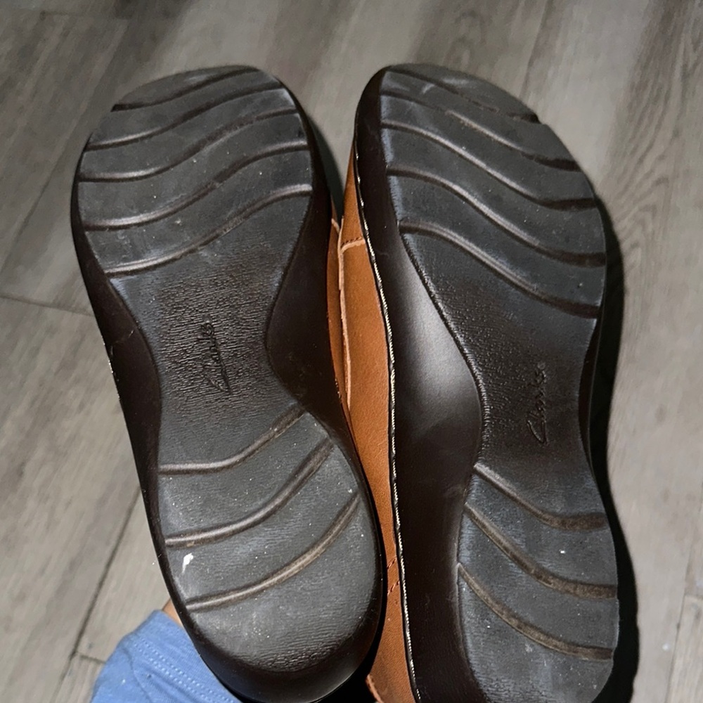 Clarks Women's Brown Loafers - Picture 4 of 4